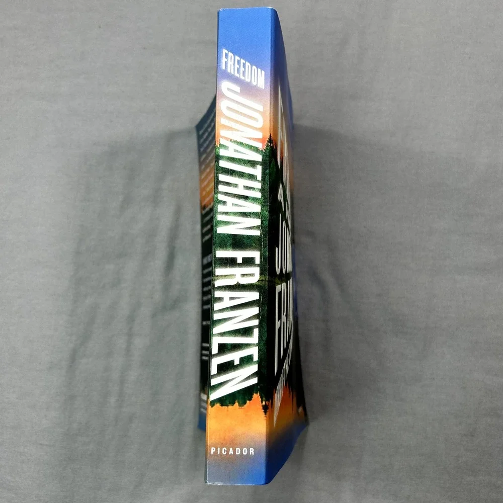 Freedom: A Novel by Jonathan Franzen (2010, Trade Paperback) Excellent Condition